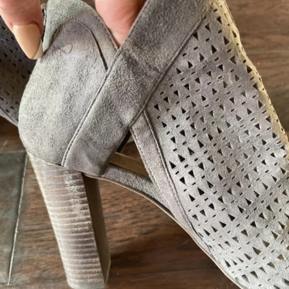 Vince Camuto cranita peep toes booties grey size 9.5 - Picture 4 of 11